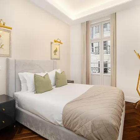 Whome Timeless Luxury In Historical Center Апартаменти *