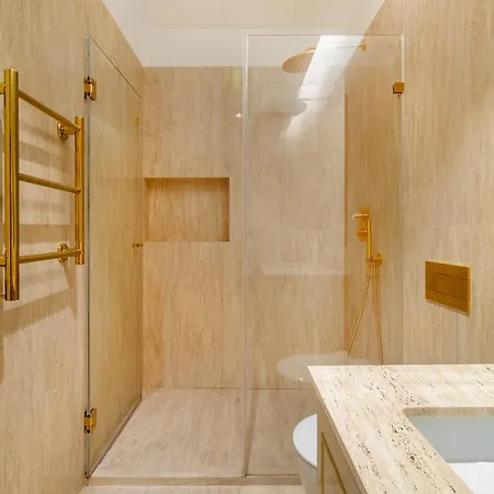 Whome Timeless Luxury In Historical Center Лісабон