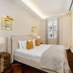 Whome Timeless Luxury In Historical Center Апартаменти